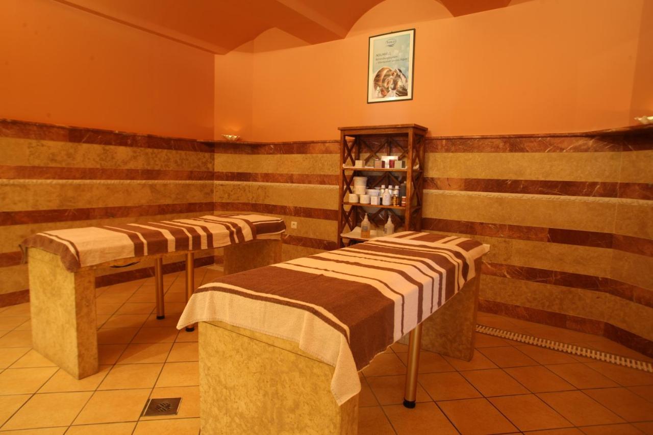 Hotel Spa Montana 卡尔派尼西翁 外观 照片