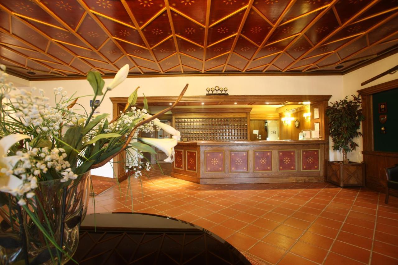 Hotel Spa Montana 卡尔派尼西翁 外观 照片